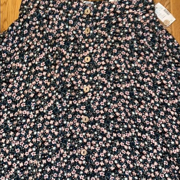 NWT Dark Floral button down mini skirt. Size XS - Picture 2 of 9